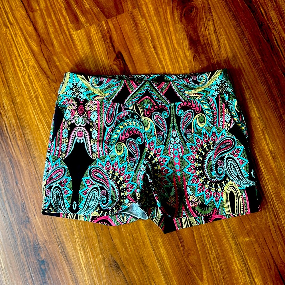 New York & Company XL paisley shorts